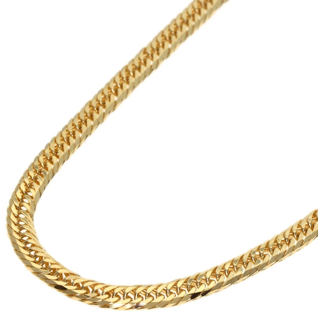 CURB CHAIN KIHEI 8-SIDED TRIPLE NECKLACE: Curb Chain Kihei 8-sided Triple Necklace Brand: SELECT JEWELRY Type: Necklace Material: K18 Yellow Gold, Color: Yellow Gold Size: Chain Length:15.7inch/40cm Chain Width:1.2inch/3.1mm Accessories: