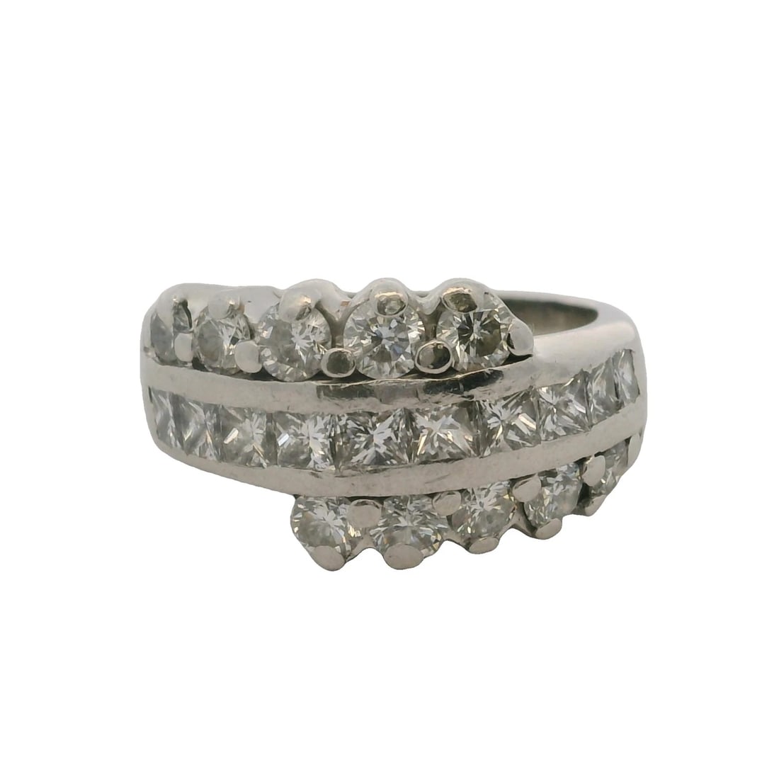 VINTAGE PLAT AND 2CTW ROUND & PRINCESS DIAMOND COCKTAIL RING: Vintage PLAT and 2ctw Round & Princess Diamond Cocktail Ring Brand: Unbranded Type: Ring Material: 900 Platinum Main Stone/Creation Natural Color: Platinum Size: 7.5 US Accessories: None A