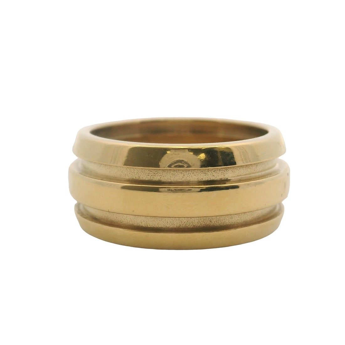 VINTAGE TIFFANY & CO 18KT YELLOW GOLD RING: Vintage Tiffany & Co 18kt Yellow Gold Ring Brand: Tiffany & Co Type: Ring Material: 18k Yellow Gold, Color: Yellow Size: 6 US Accessories: None Accessories Notice: When purchasing pre-owned