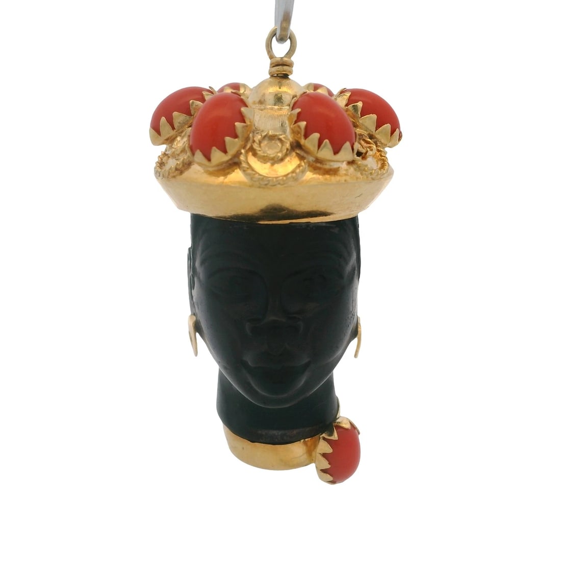 ANTIQUE ITALIAN 18KT YELLOW GOLD HEAD PENDANT: Antique Italian 18kt Yellow Gold Head Pendant Brand: Unbranded Type: Pendant Material: 18K Yellow Gold Main Stone/Creation Ebony wood Color: Yellow Size: Length x Width of Pendant - 1.4x0.8" 