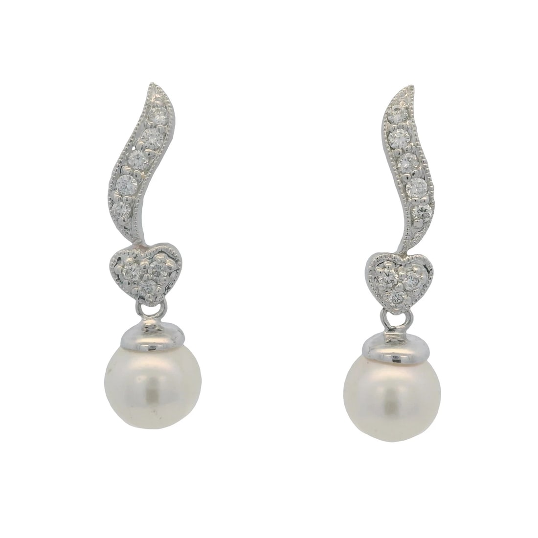 ALBERT DAVID PEARLS & GEMS DIAMOND DROP HEART EARRINGS: Albert David Pearls & Gems Diamond Drop Heart Earrings Brand: Unbranded Type: Earrings Material: 14k White Gold, Color: White Size: Length x Width - 0.30" x 0.25" Accessories: None Accesso