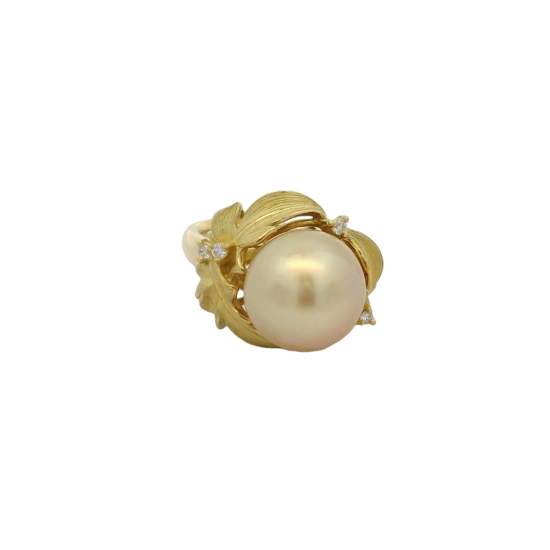 18KT YELLOW GOLD SOUTH SEA GOLDEN PEARL DIAMONDS RING: 18kt Yellow Gold South Sea Golden Pearl Diamonds Ring Brand: Unbranded Type: Ring Material: 18k Yellow Gold Main Stone/Creation South Sea Color: Yellow Size: 6 US Accessories: None Accesso