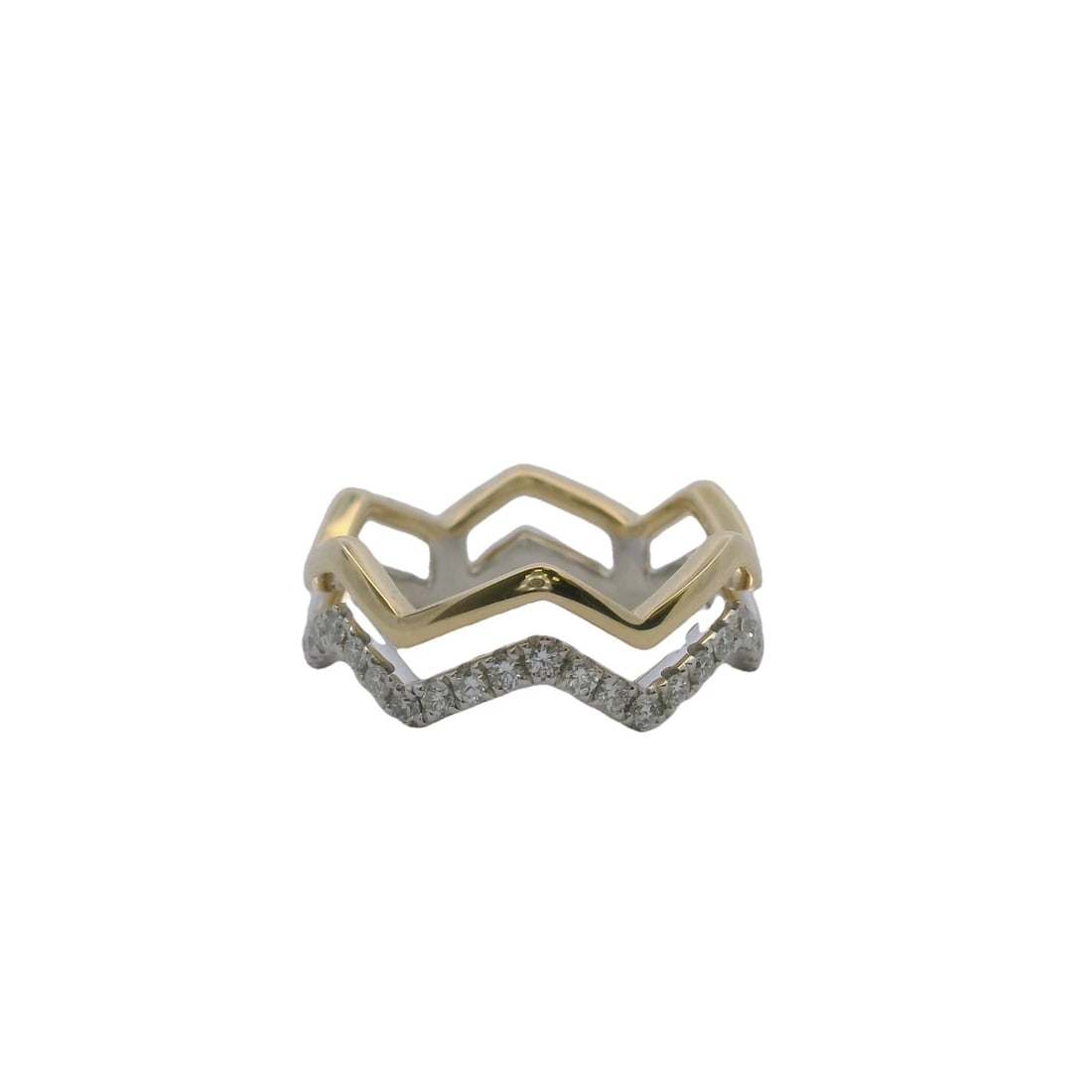 S. KASHI TWO-TONE DIAMOND FASHION RING: S. Kashi Two-Tone Diamond Fashion Ring Brand: S. Kashi Type: Ring Material: 14k Multi-Tone Gold Main Stone/Creation Natural Color: Multi - Tone Size: 6.5 US Accessories: None Accessories N