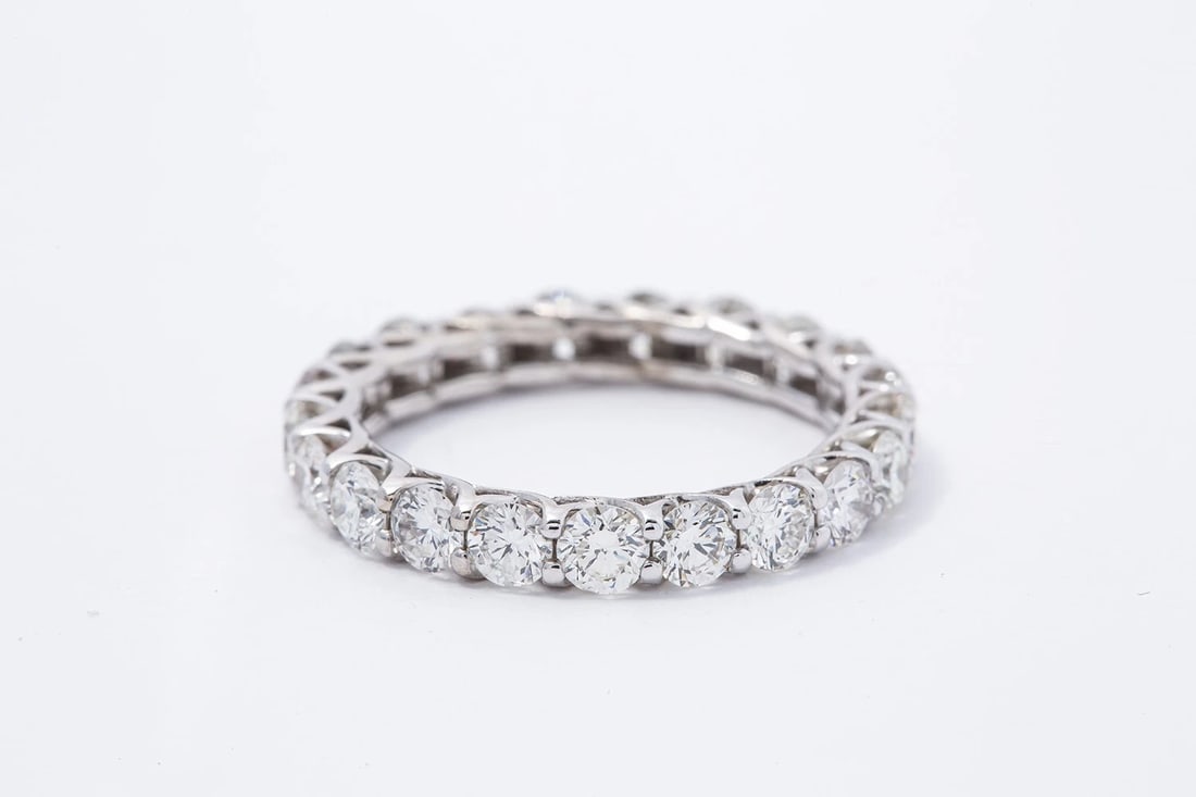 DIAMOND ETERNITY BAND SOLID 14K WHITE GOLD RING: Diamond Eternity Band Solid 14K White Gold Ring Brand: Unbranded Type: Ring Material: 14k White Gold, Color: Main Stone Color White Size: 7 US Accessories: None Accessories Notice: When pu
