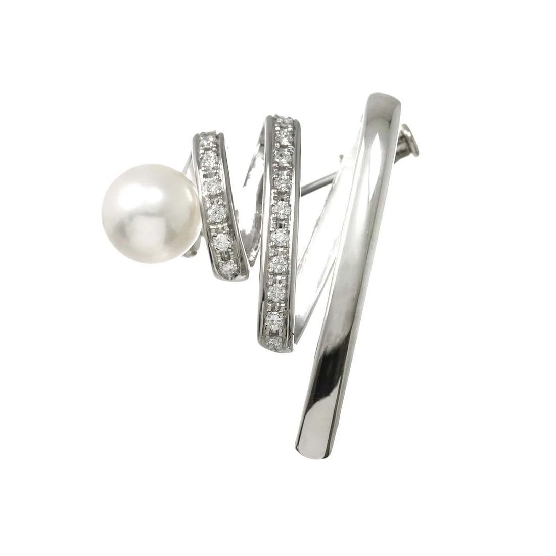TASAKI AKOYA PEARL DIAMOND BROOCH PT PLATINUM: TASAKI Akoya Pearl Diamond Brooch Pt Platinum Brand: TASAKI Type: Brooch Material: Platinum Main Stone/Creation Natural Color: Platinum Size: W25.7 x H28mm Thickness:9mm Accessories: None