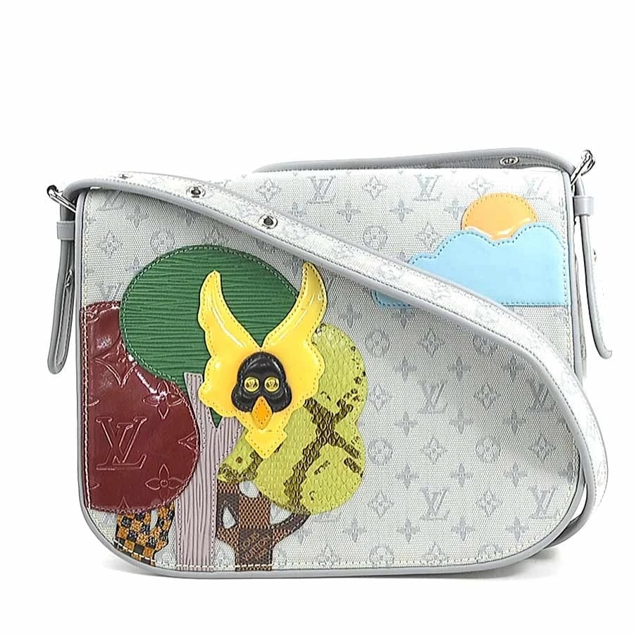 LOUIS VUITTON MONOGRAM MINI COMTE DE FE MUSETTE SHOULDER BAG: LOUIS VUITTON Monogram Mini Comte De Fe Musette Shoulder Bag Brand: LOUIS VUITTON Type: Shoulder Bag Material: Monogram mini canvas Color: Light Gray/Multicolor Size: W:9.6inx H:7.5inx D:1.4in Sho