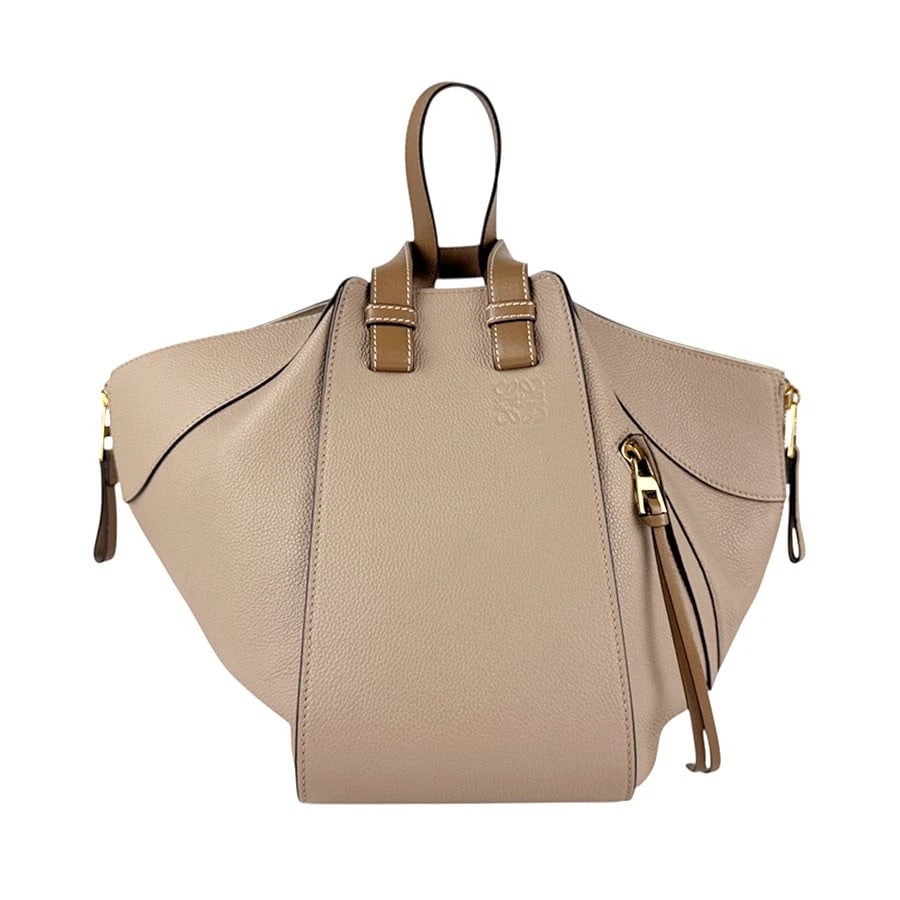 LOEWE HAMMOCK SHOULDER BAG HANDBAG GREIGE: LOEWE Hammock Shoulder Bag Handbag Greige Brand: LOEWE Type: Shoulder Bag Material: Leather Color: Greigex Brown Size: W:5.5inx H:9.4inx D:10.6in Handle Length:10.2in Shoulder Length: 54.3in Acce