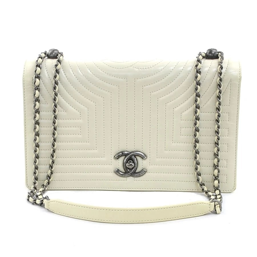CHANEL CHAIN SHOULDER BAG OFF WHITE LEATHER/METAL: CHANEL Chain Shoulder Bag Off White Leather/Metal Brand: CHANEL Type: Shoulder Bag Material: leather Color: Off White Size: W:9.8inx H:5.9inx D:2.0in Shoulder Length: 46.9in Accessories: None
