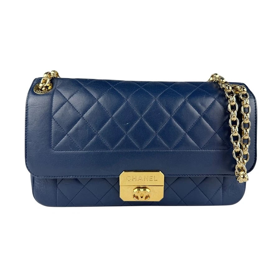 CHANEL MATELASSE CHAIN SHOULDER BAG NAVY/GOLD LEATHER: CHANEL Matelasse Chain Shoulder Bag Navy/Gold Leather Brand: CHANEL Type: Shoulder Bag Material: Leather x Metal Color: Navy / Gold Size: W:9.8inx H:6.3inx D:2.4in Shoulder Length: 47.2in Accesso