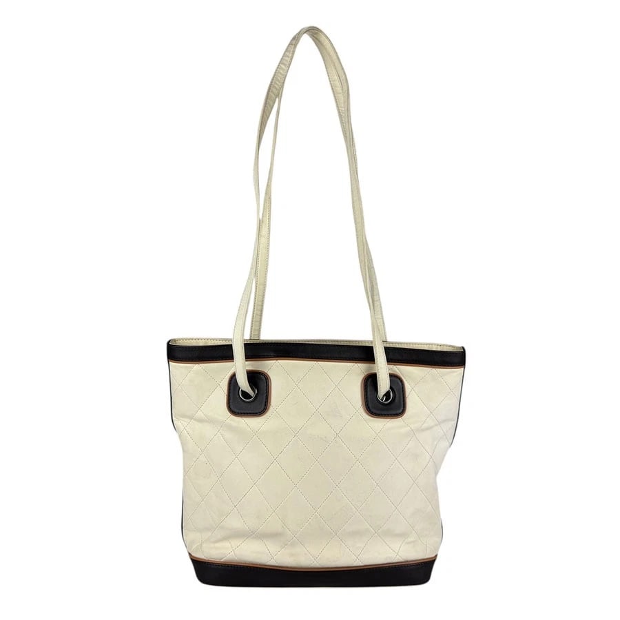CHANEL SHOULDER BAG TOTE BAG OFF WHITE/BROWN LEATHER: CHANEL Shoulder Bag Tote Bag Off White/Brown Leather Brand: CHANEL Type: Shoulder Bag Material: leather Color: Off WhitexBrown Size: W:10.2inx H:10.6inx D:4.7in Shoulder Length: 30.7in Notation si