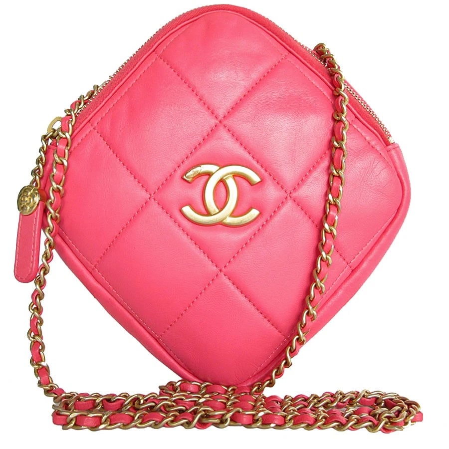CHANEL SHOULDER BAG PINK LEATHER: CHANEL Shoulder Bag pink leather Brand: CHANEL Type: Shoulder Bag Material: leather Color: Pink Size: W:7.5inx H:7.9inx D:1.6in Shoulder Length: 44.5in Accessories: None Accessories Notice