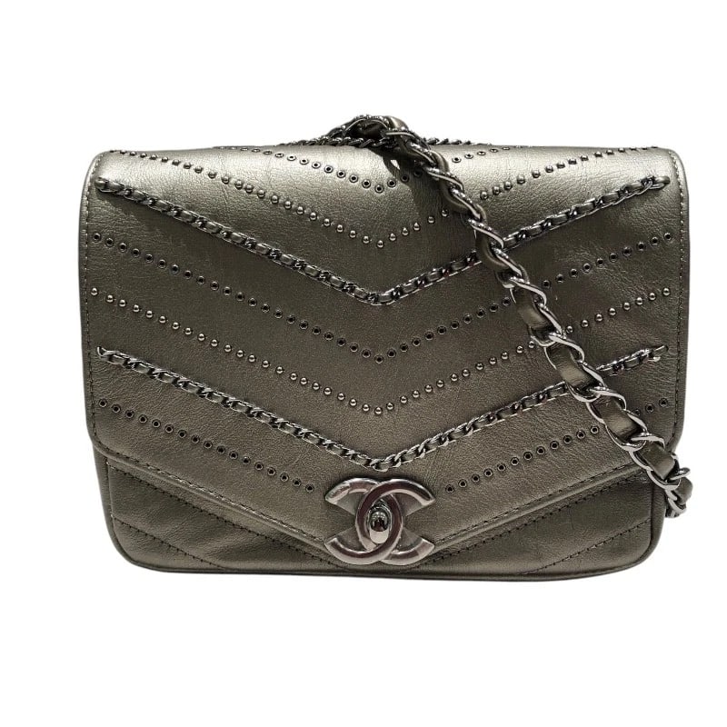 CHANEL MINI CHAINSHOULDER BAG (1 of 8)