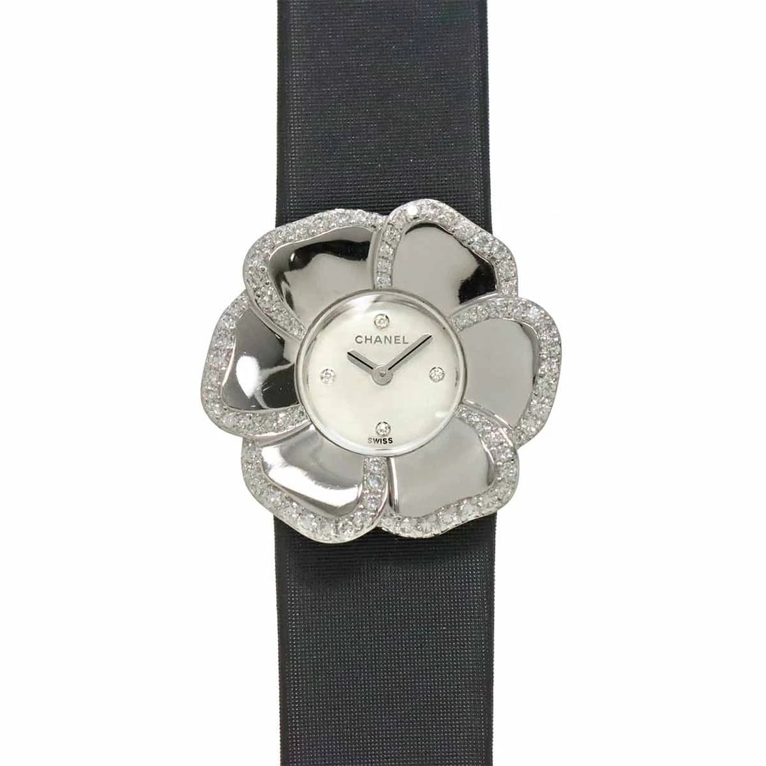 CHANEL CAMELLIA QUARTZ DIAMOND 750 WG WHITE SHELL DIAL: CHANEL Camellia Quartz Diamond 750 WG White Shell Dial Brand: CHANEL Type: Wristwatch Material: 750 White Gold,Diamond,Satin Leather Color: White Shell Dial Size: Case Size Length 25mm Width 26mm(