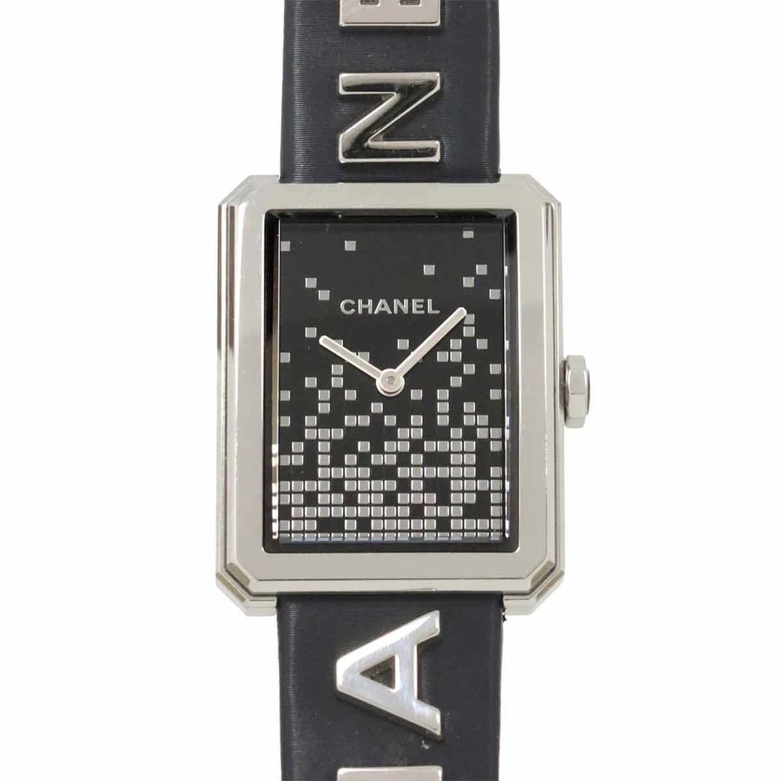 CHANEL BOYFRIEND WANTED DE CHANEL QUARTZ BLACK DIAL: CHANEL Boyfriend Wanted de Chanel Quartz Black Dial Brand: CHANEL Type: Wristwatch Material: Stainless steel,satin Color: Black Dial Size: Case Size Length 34.5mm Width 27mm(not included crown) De