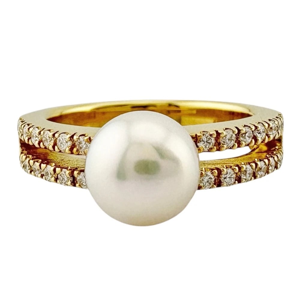 RING K18 YELLOW GOLD AKOYA PEARL DIAMOND: Ring K18 yellow gold Akoya pearl diamond Brand: Unbranded Type: Ring Material: K18 yellow gold Main Stone/Creation Akoya pearl Color: gold Size: US 5 1/8 Accessories: None Accessories Noti