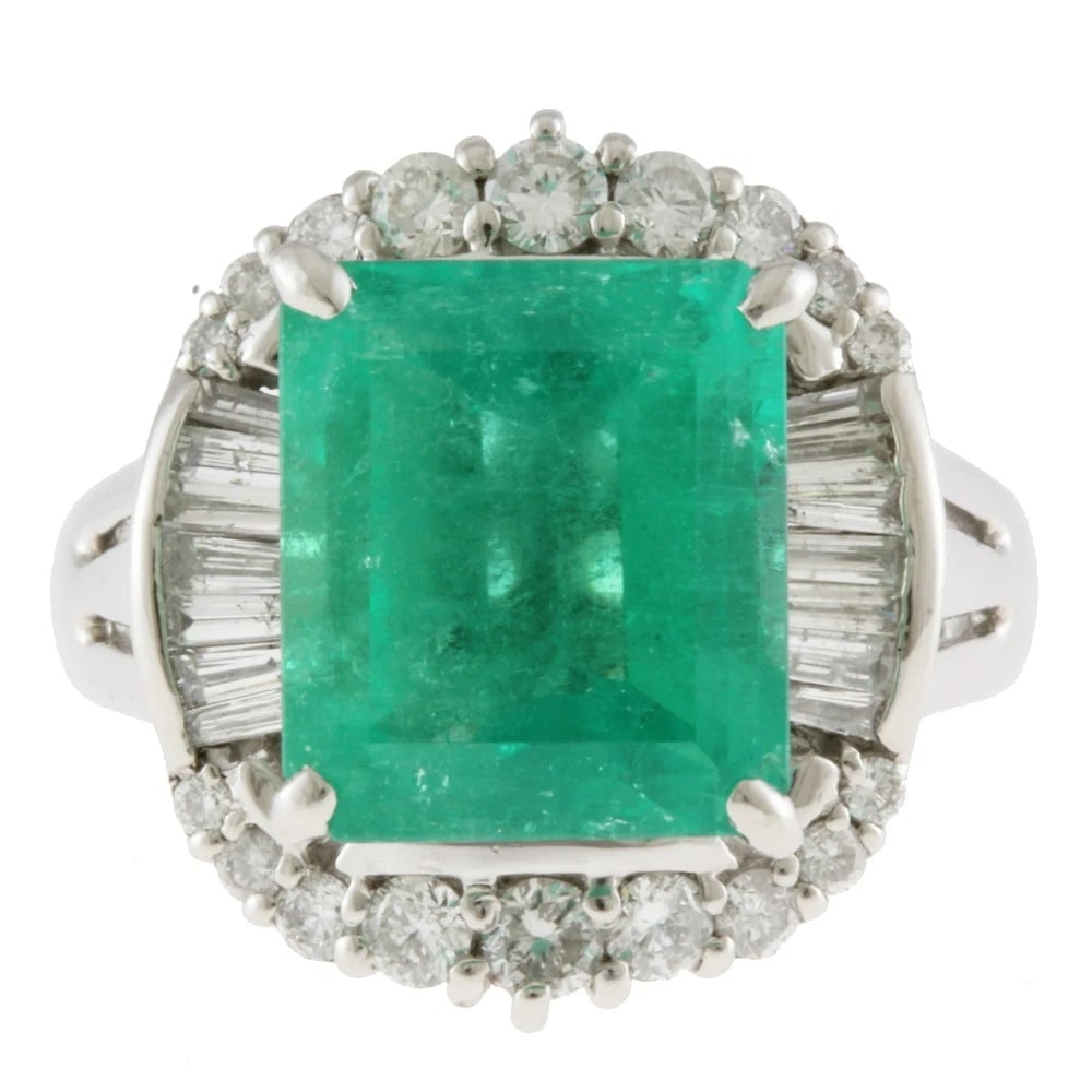 RING PT900 NATURAL: Ring Pt900 Natural Brand: Unbranded Type: Ring Material: Pt900Platinum Main Stone/Creation Emerald Color: Silver Size: US 5 3/8 Accessories: None Accessories Notice: When purchasing pre-ow