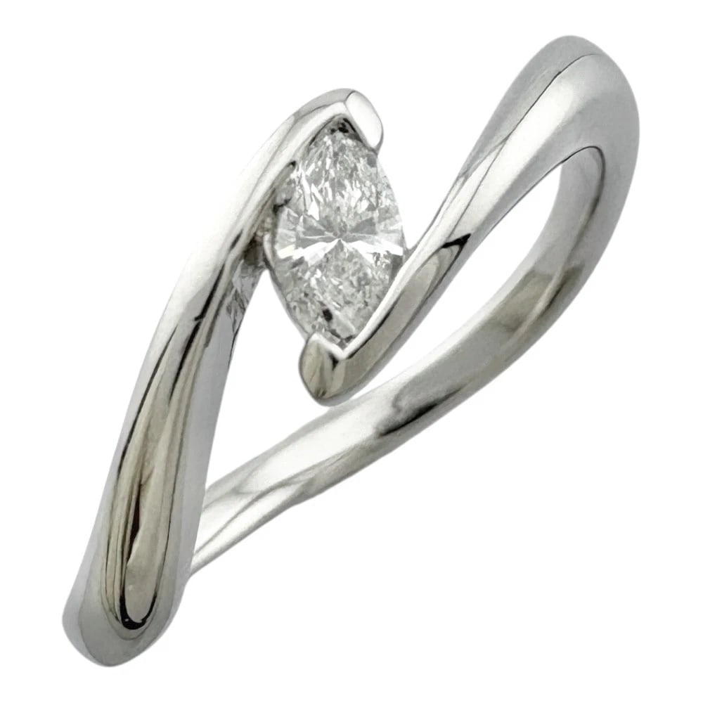 RING PT900PLATINUM DIAMOND: Ring Pt900Platinum diamond Brand: Unbranded Type: Ring Material: Pt900Platinum Main Stone/Creation Natural Color: Silver Size: US 6 3/8 Accessories: None Accessories Notice: When purchasin