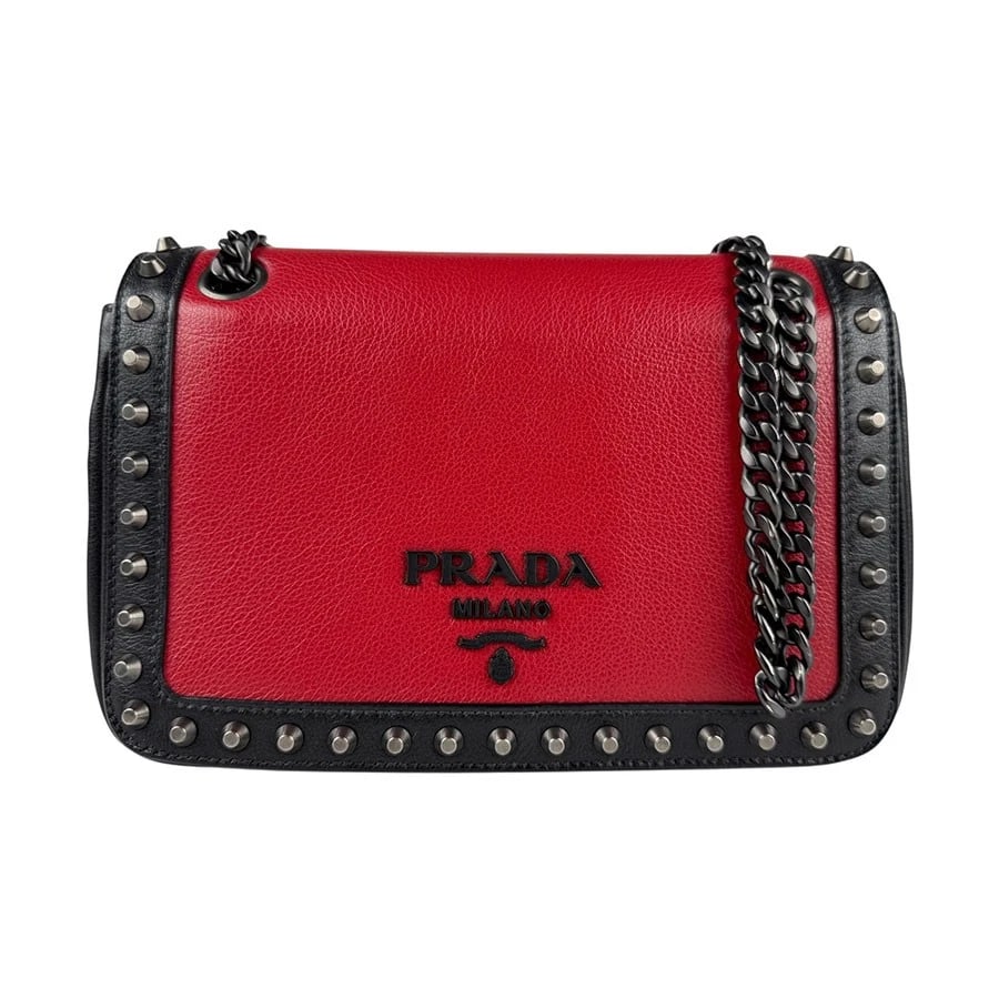 PRADA CHAIN SHOULDER BAG RED/BLACK LEATHER: PRADA Chain Shoulder Bag Red/Black Leather Brand: PRADA Type: Shoulder Bag Material: leather Color: Red / Black Size: W:8.7inx H:6.3inx D:2.0in Shoulder Length: 47.2in Accessories: None Ac