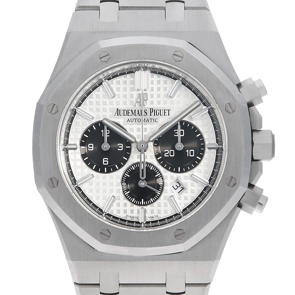 AUDEMARS PIGUET ROYAL OAK CHRONOGRAPH WATCH: AUDEMARS PIGUET Royal Oak Chronograph Watch Brand: AUDEMARS PIGUET Type: Wrist watch Material: Band Material Stainless Steel, Case Material Stainless Steel Color: Dial Color Silver and Black Size: