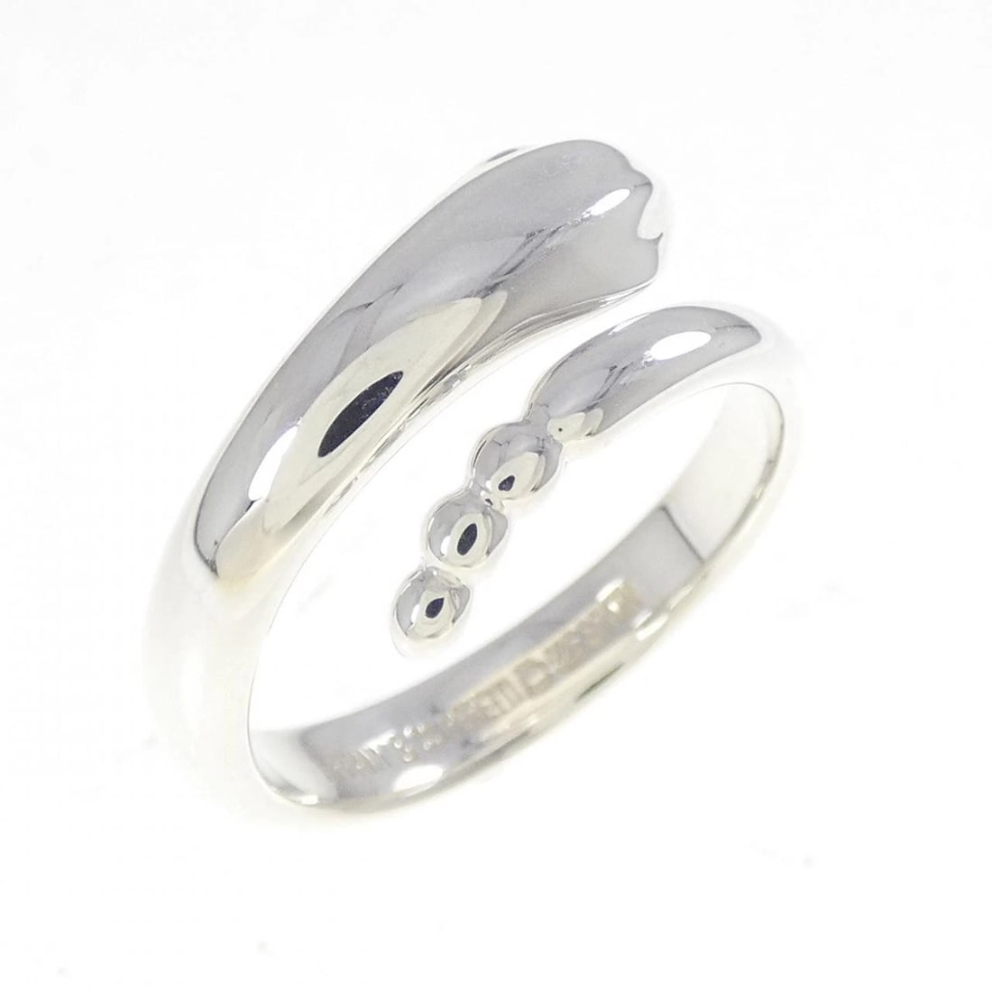 TIFFANY SNAKE RING: Tiffany Snake Ring Brand: Tiffany Type: Ring Material: 925 Silver Color: Silver Size: 6 (US size) Accessories: None Accessories Notice: When purchasing pre-owned goods, please refer to the