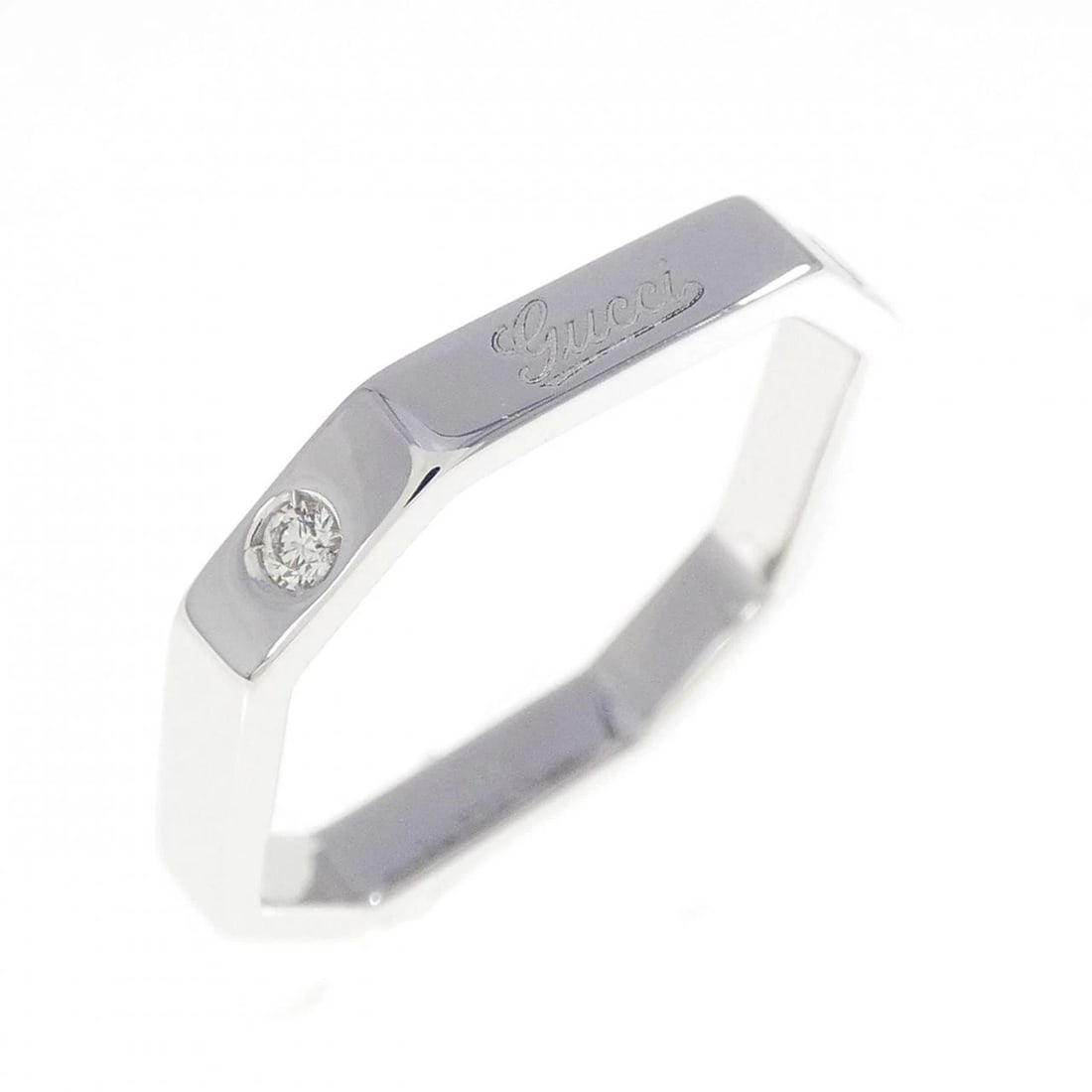 GUCCI WEDDING BAND RING: GUCCI Wedding Band Ring Brand: GUCCI Type: Ring Material: 750 White Gold Main Stone Natural Color: White Gold Size: 6.5 (US size) Accessories: None Accessories Notice: When purchasing
