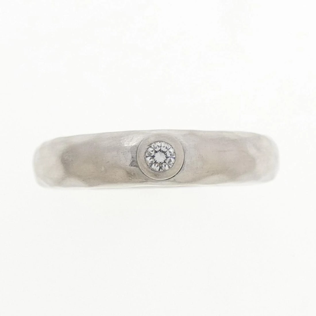 TIFFANY HAMMERED RING: Tiffany Hammered Ring Brand: Tiffany Type: Ring Material: 750 White Gold Main Stone Natural Color: White Gold Size: 5.5 (US size) Accessories: None Accessories Notice: When purchasing pre-