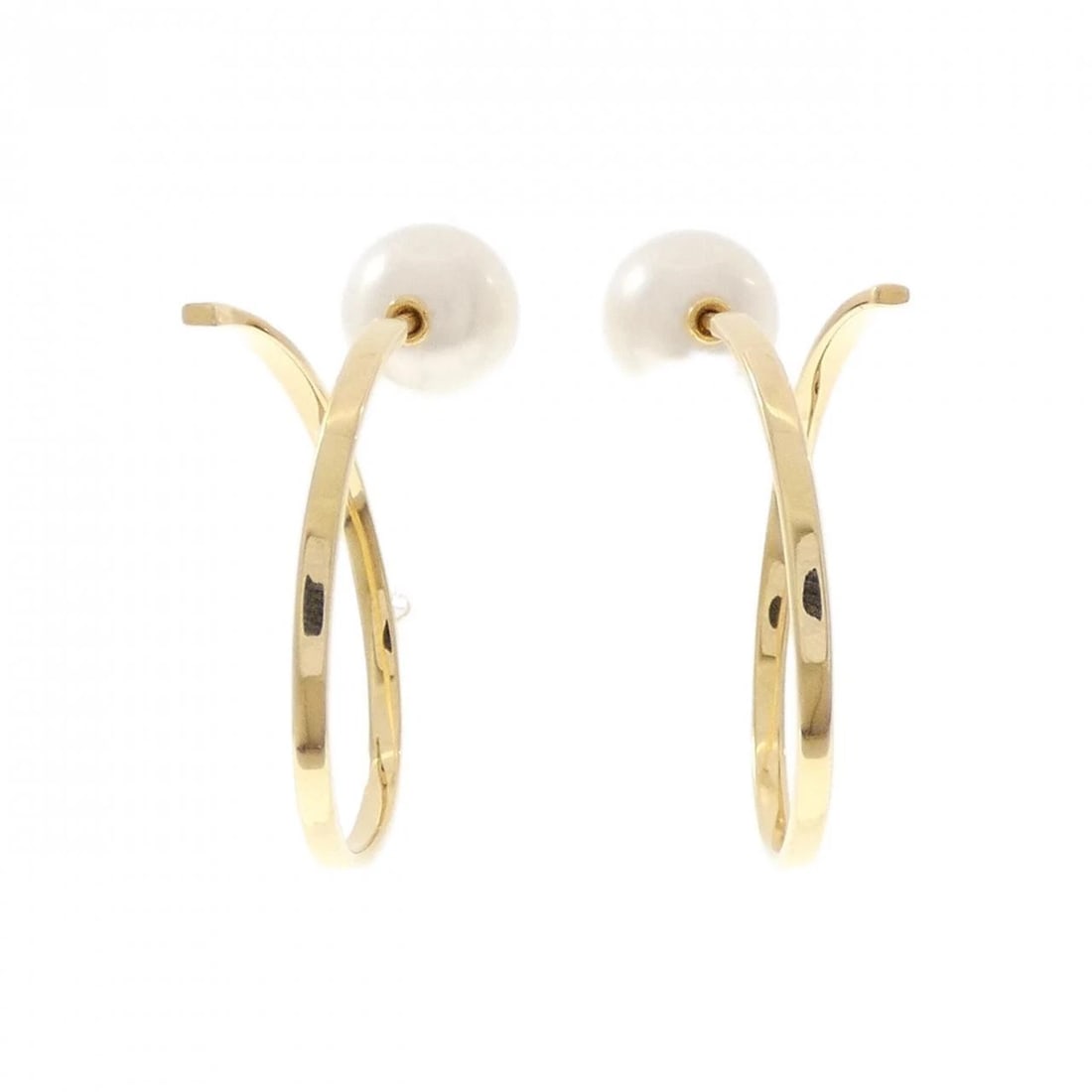 TASAKI A FINE BALANCE EARRINGS: TASAKI A Fine Balance Earrings Brand: TASAKI Type: Earrings Material: 750 Yellow Gold Main Stone Akoya Pearl Color: Yellow Gold Size: ActualSize HxW: 28.2mmx9.2mm Accessories: None