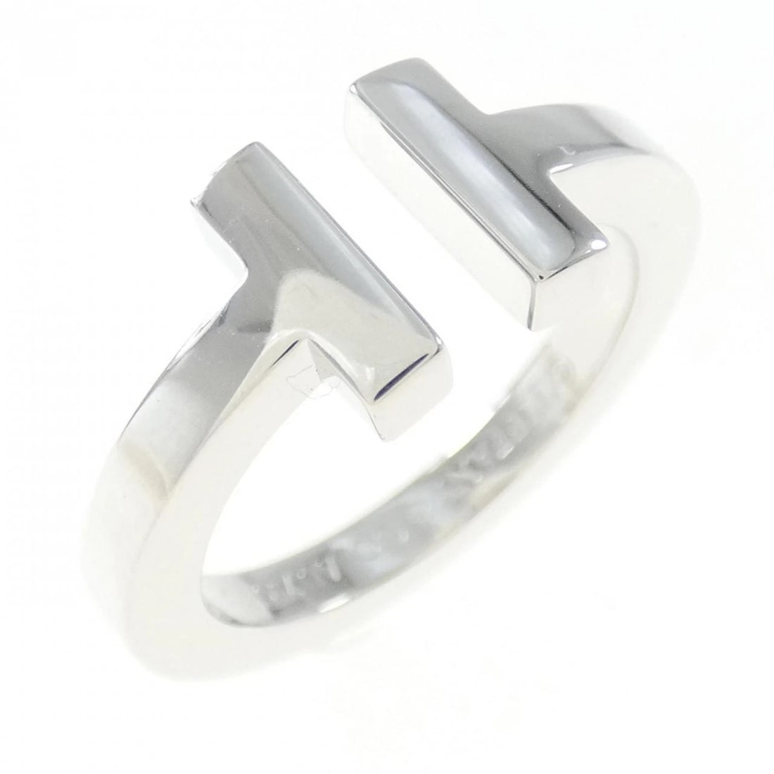 TIFFANY T SQUARE RING: Tiffany T Square Ring Brand: Tiffany Type: Ring Material: 750 White Gold Color: White Gold Size: 5 (US size) Accessories: None Accessories Notice: When purchasing pre-owned goods, please