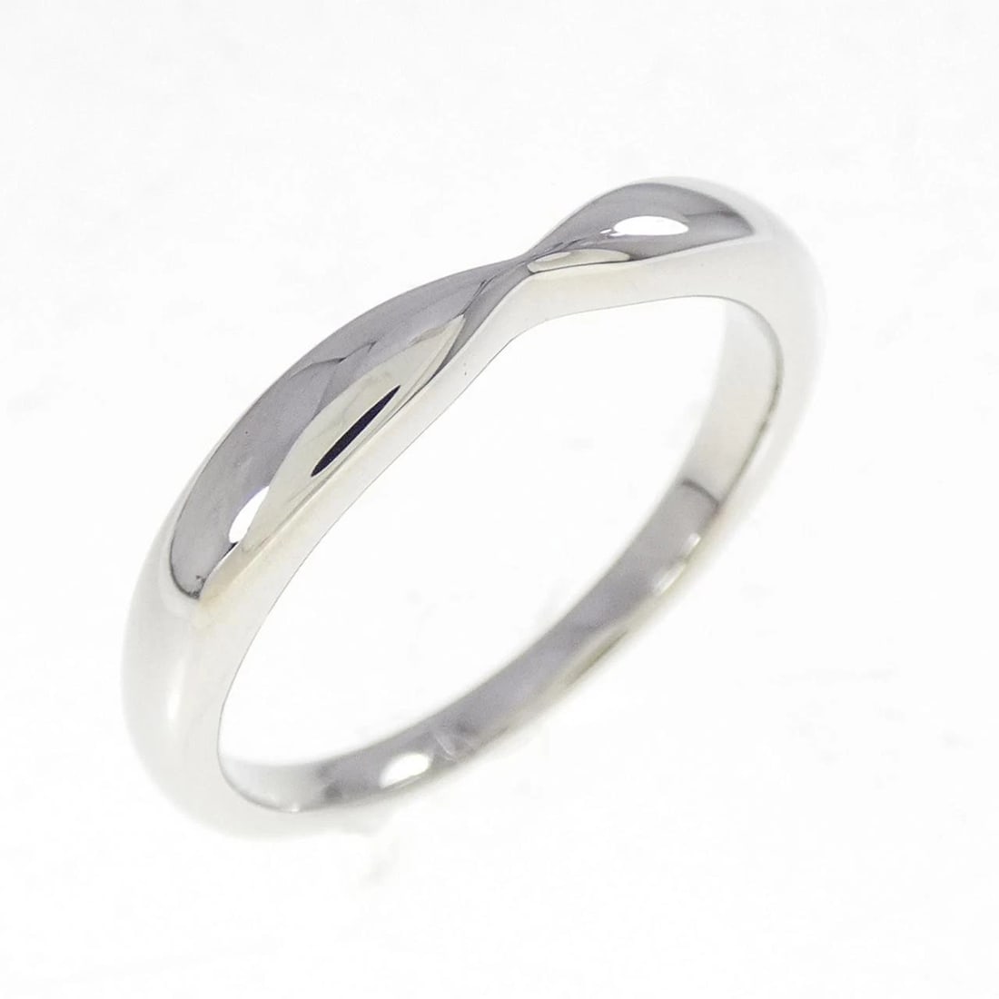 TIFFANY & CO. HARMONY RING: Tiffany & Co. Harmony Ring Brand: Tiffany Type: Ring Material: Platinum 950 Color: Platinum Size: 6.5-7 (US size) Accessories: None Accessories Notice: When purchasing pre-owned goods, ple