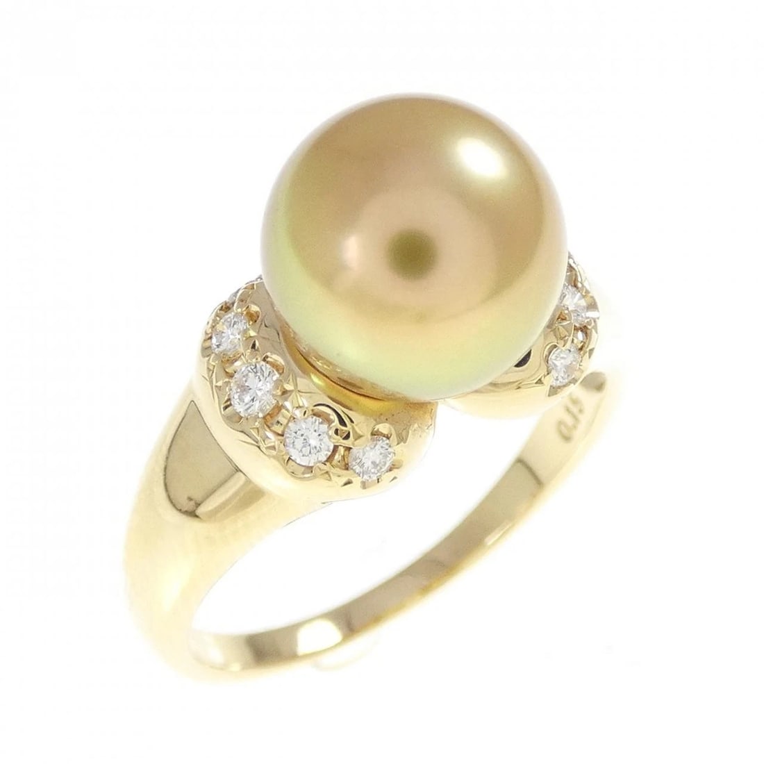 TASAKI SOUTH SEA PEARL RING: TASAKI South Sea Pearl Ring Brand: TASAKI Type: Ring Material: K18 Yellow Gold Main Stone South Sea Pearl Color: Yellow Gold Size: 7 (US size) Accessories: None Accessories Notice: When pu