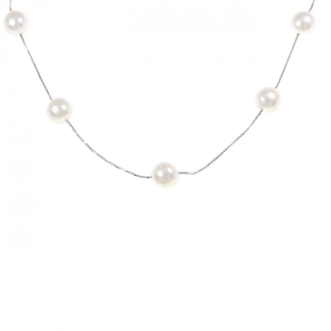 TASAKI AKOYA PEARL NECKLACE: TASAKI Akoya Pearl Necklace Brand: TASAKI Type: Necklace Material: K18 White Gold Main Stone Akoya Pearl Color: White Gold Size: -95cm Accessories: None Accessories Notice: When purchasing