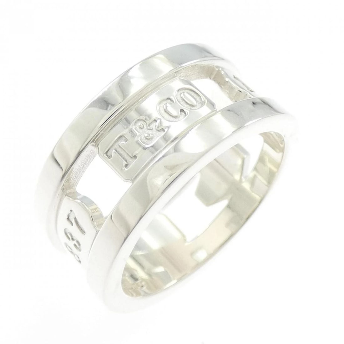 TIFFANY ELEMENT RING: Tiffany Element Ring Brand: Tiffany Type: Ring Material: 925 Silver Color: Silver Size: 7-7.5 (US size) Accessories: None Accessories Notice: When purchasing pre-owned goods, please refer