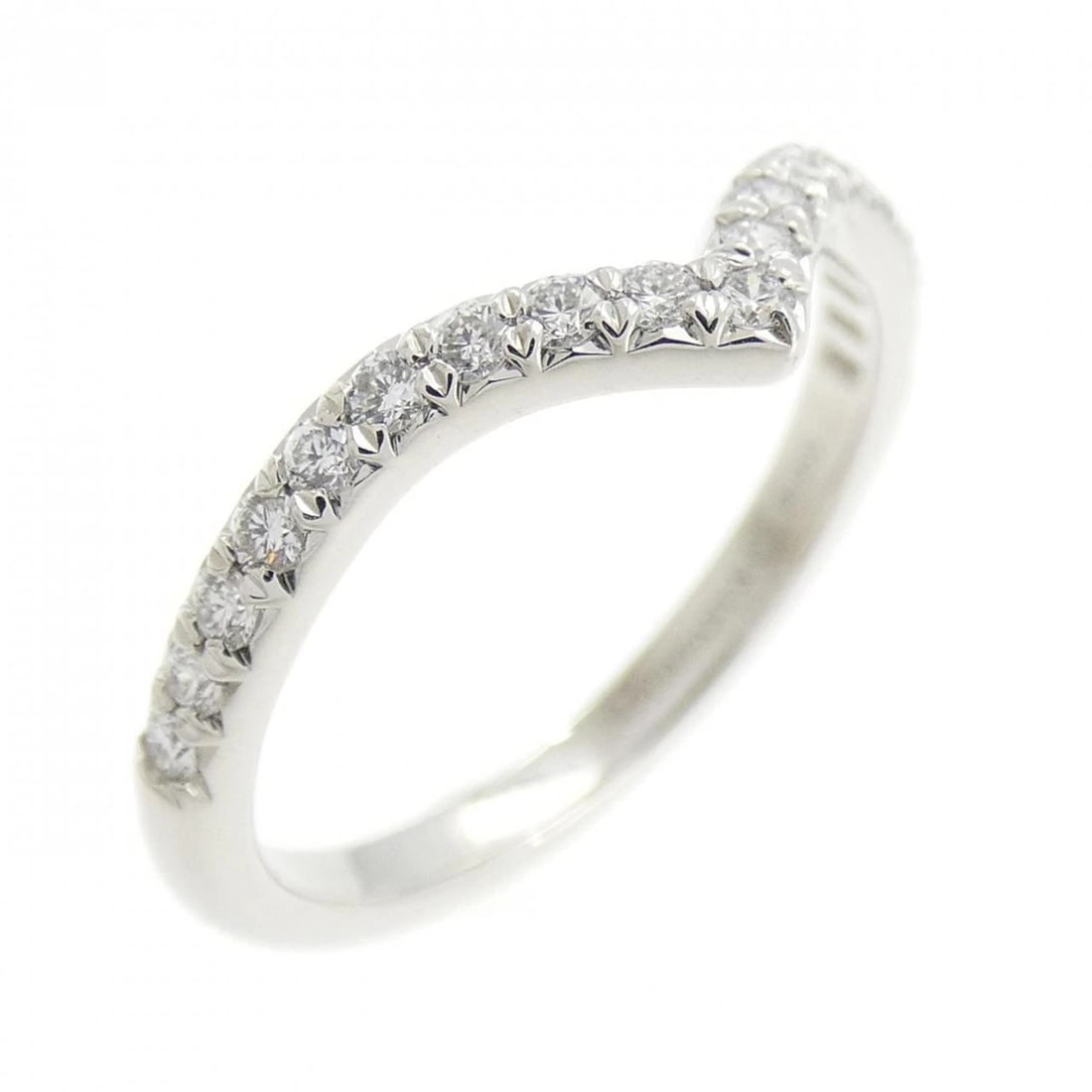 TIFFANY SOLESTE V-BAND RING: Tiffany Soleste V-Band Ring Brand: Tiffany Type: Ring Material: Platinum 950 Main Stone Natural Color: Platinum Size: 4 (US size) Accessories: None Accessories Notice: When purchasing