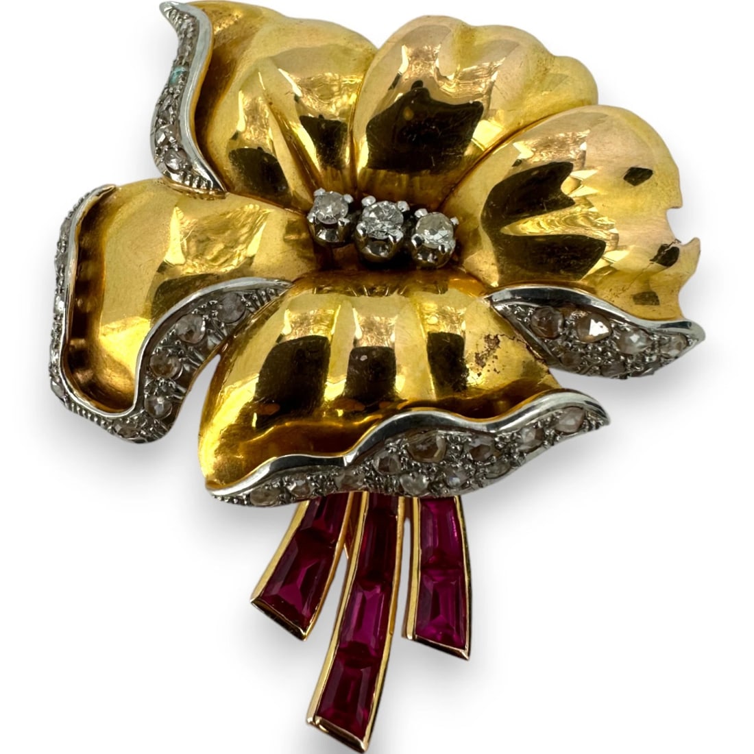 VINTAGE RETRO ERA FUR CLIP BROOCH 18K YELLOW GOLD ROSE CUT DIAMONDS: Vintage Retro Era Fur Clip Brooch 18k Yellow Gold Rose Cut Diamonds Brand: Unbranded Type: Brooch Material: Yellow Main Stone Natural Color: Yellow Gold 14k Size: Length - 1.73" Width - 2.00" Acc