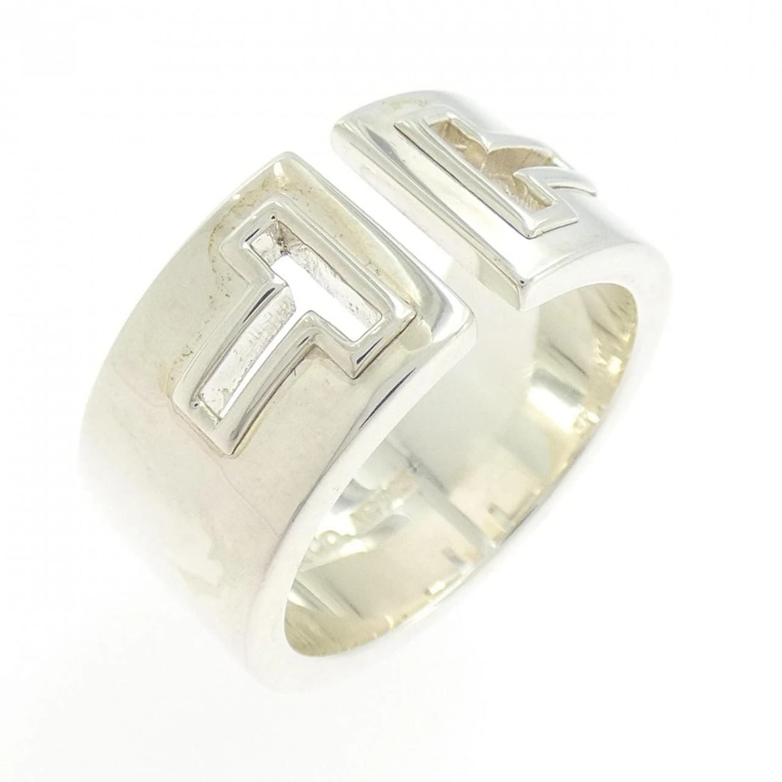 TIFFANY T CUTOUT RING: Tiffany T Cutout Ring Brand: Tiffany Type: Ring Material: 925 Silver Color: Silver Size: 8.5 (US size) Accessories: None Accessories Notice: When purchasing pre-owned goods, please refer to
