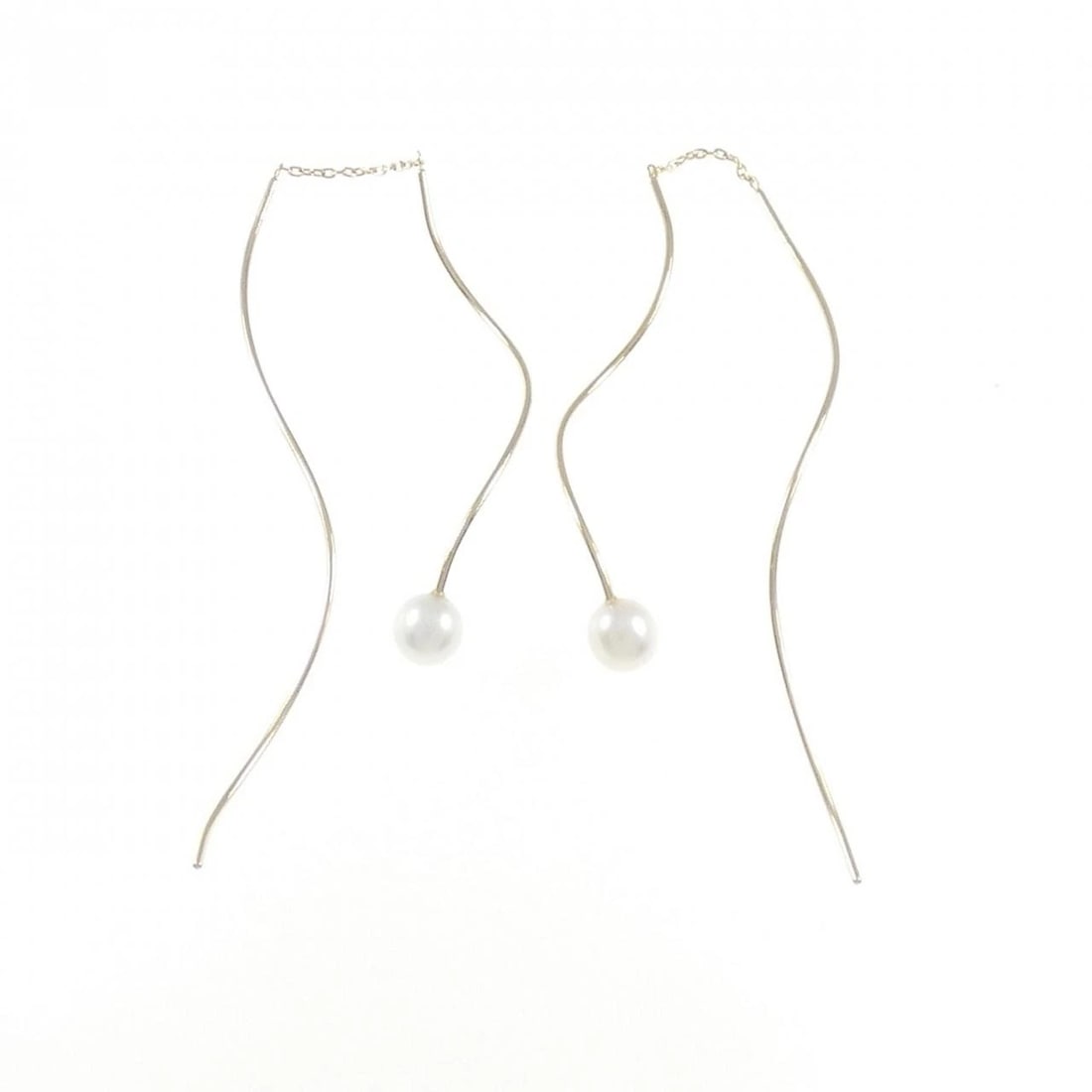 TASAKI FRESHWATER PEARL EARRINGS: TASAKI Freshwater Pearl Earrings Brand: TASAKI Type: Earrings Material: 750 Yellow Gold Main Stone Freshwater Pearl Color: Yellow Gold Size: ActualSize HxW: 119.0mmx5.5mm Accessories: None
