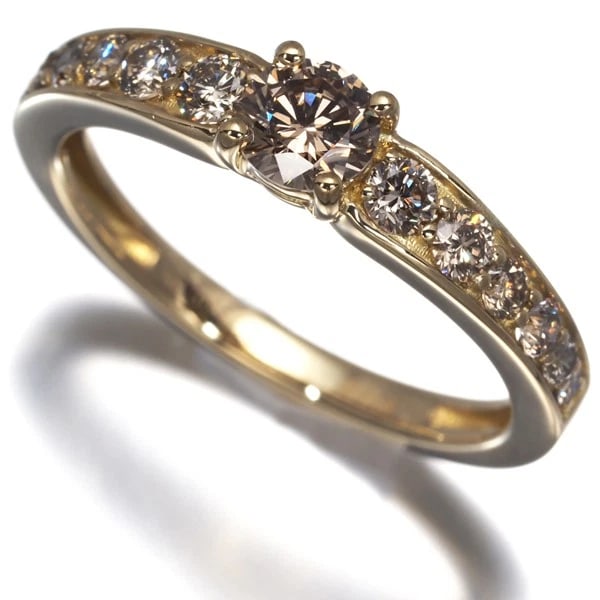 GSTV RING BROWN DIAMOND 18K 750 YELLOW GOLD: GSTV Ring Brown Diamond 18K 750 Yellow Gold Brand: GSTV Type: Ring Material: 18K / 750 / Yellow Gold Main Stone/Creation Natural Color: Yellow Gold Size: US 6 - 6.25 Accessories: None Acce