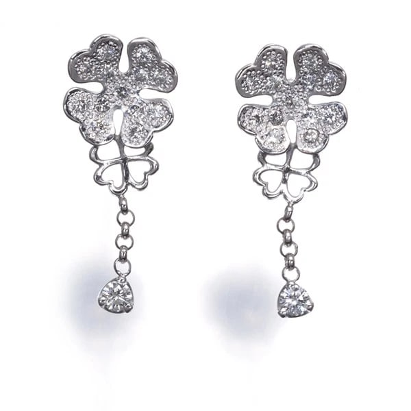 LANVIN EARRINGS DIAMOND CLOVER 18K WG/PT 900: LANVIN Earrings Diamond Clover 18K WG/Pt 900 Brand: LANVIN Type: Earrings Material: 18K / 750 / White Gold 900 / Platinum Main Stone/Creation Natural Color: White Gold 900 / Platinum Size: Design