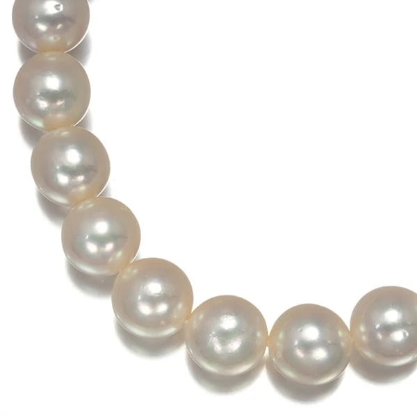 TASAKI NECKLACE AKOYA PEARL 925 STERLING SILVER: TASAKI Necklace Akoya Pearl 925 Sterling Silver Brand: TASAKI Type: Necklace Material: Silver Color: Silver Size: Necklace length: 42cm Accessories: None Accessories Notice: When purchasing