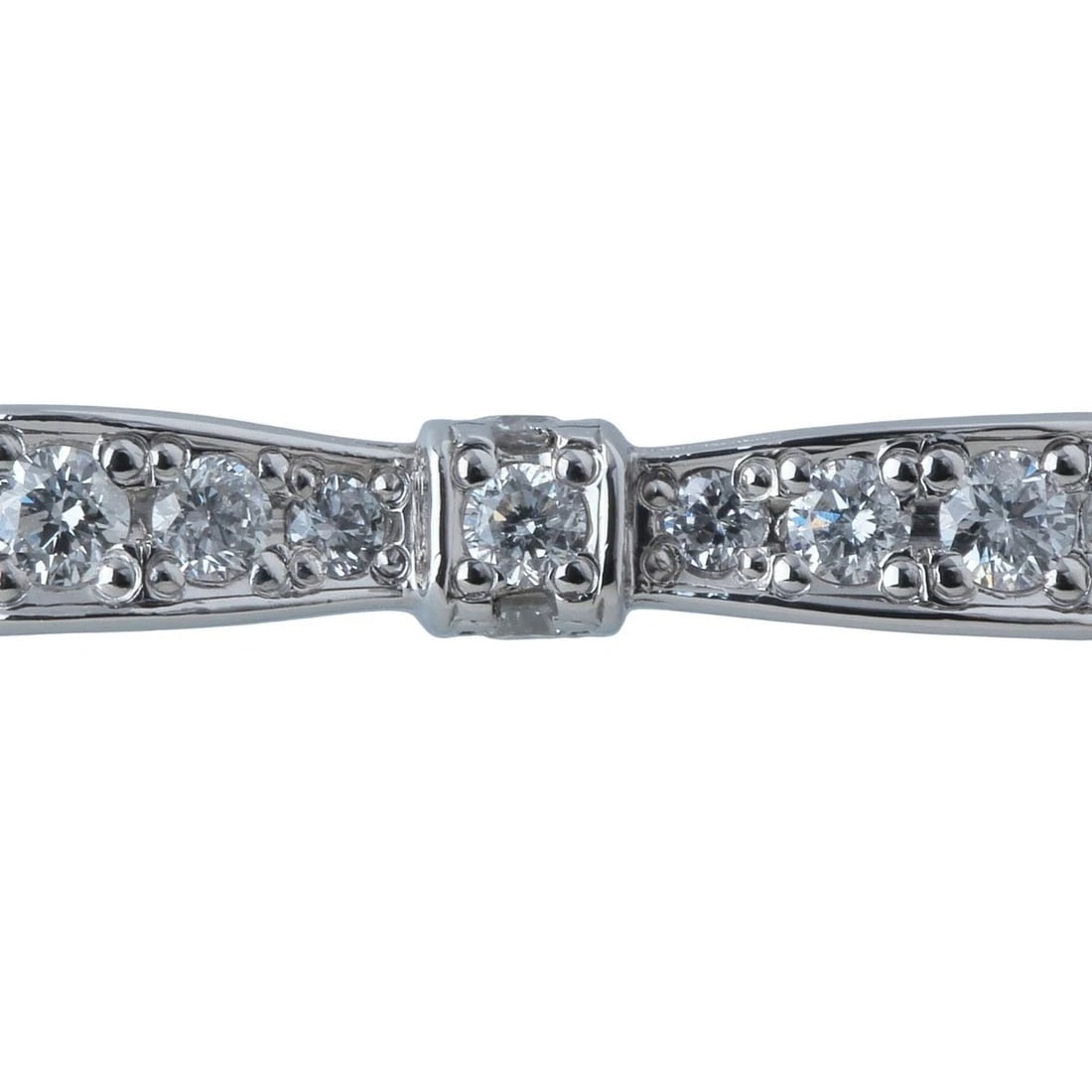 VENDOME AOYAMA RIBBON DIAMOND RING PT950: Vendome Aoyama Ribbon Diamond Ring Pt950 Brand: Vendome Type: Ring Material: Platinum Main Stone/Creation Natural Color: Silver Size: 4.5 US Accessories: None Accessories Notice: When