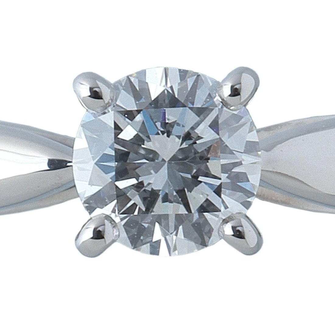 VAN CLEEF & ARPELS BONHEUR SOLITAIRE DIAMOND RING PT950: Van Cleef & Arpels Bonheur Solitaire Diamond Ring Pt950 Brand: Van Cleef & Arpels Type: Ring Material: Platinum Main Stone/Creation Natural Color: Silver Size: 4.5-5 US Accessories: None