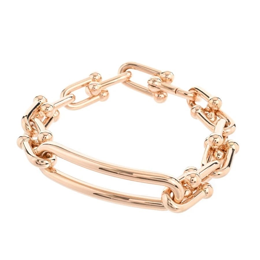 TIFFANY & CO. HARDWEAR LINK BRACELET 18K ROSE GOLD: Tiffany & Co. HardWear Link Bracelet 18K Rose Gold Brand: Tiffany & Co. Type: Bracelet Material: 18K Rose Gold Color: Rose Gold Size: Length: Approx. 6.50 inches (16.5 cm) Width: Approx. 0.41 inch