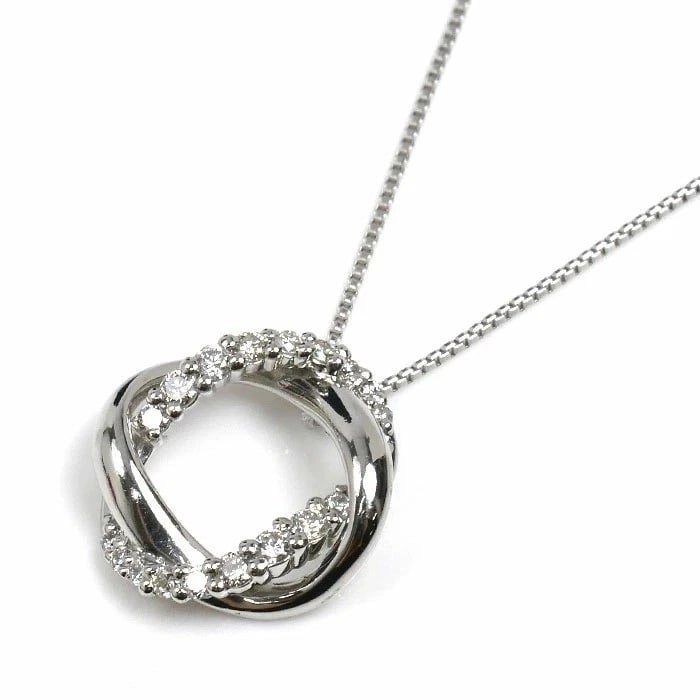 VENDOME AOYAMA DIAMOND NECKLACE PT950 PT850: Vendome Aoyama Diamond Necklace Pt950 Pt850 Brand: Vendome Type: Necklace Material: Platinum Main Stone/Creation Natural Color: Silver Size: Chain Length: approx. 15.7 in (40 cm) Chain Width: appr