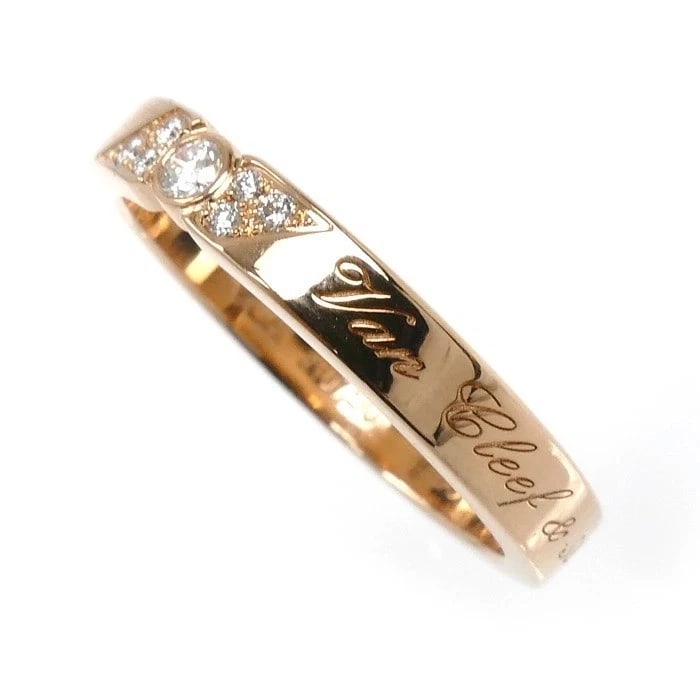 VAN CLEEF & ARPELS TOUJOURS SIGNATURE ETOILE DIAMOND RING: Van Cleef & Arpels Toujours Signature Etoile Diamond Ring Brand: Van Cleef & Arpels Type: Ring Material: 18K Rose Gold Main Stone/Creation Natural Color: Rose Gold Size: 5.25 US Accessories: None