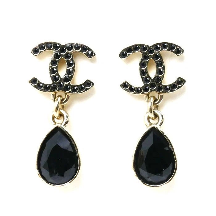 CHANEL COCO MARK BLACK STONE STUD EARRINGS: CHANEL Coco Mark Black Stone Stud Earrings Brand: CHANEL Type: Earrings Material: Metal (Gold Tone) Main Stone/Creation Black Stone Color: Gold Size: Approx. 0.47 x 1.04 in (12.0 x 26.3 mm) Acces