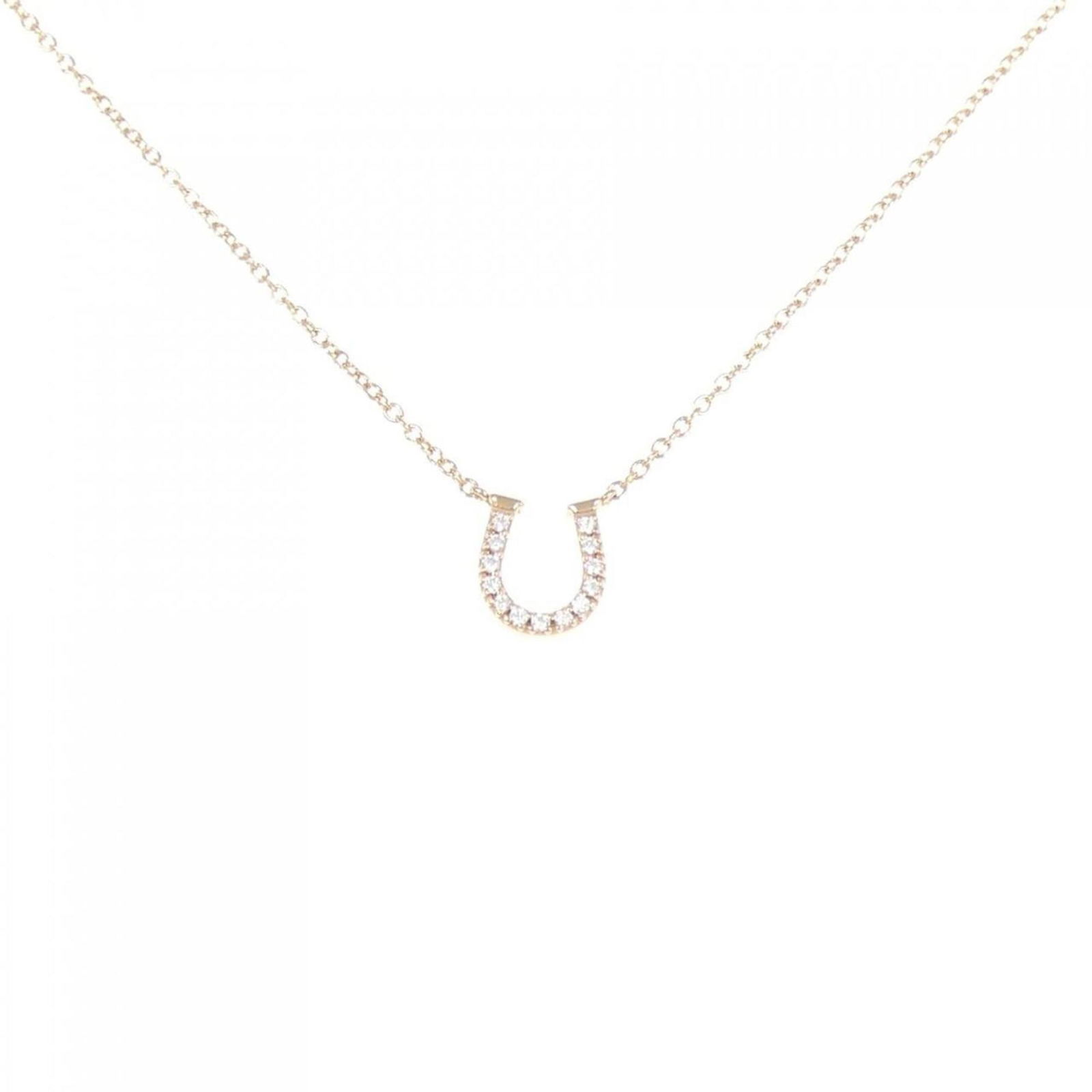 TIFFANY METRO HORSESHOE NECKLACE: TIFFANY Metro Horseshoe Necklace Brand: Tiffany Type: Necklace Material: Pink gold (18K) Color: Pink gold Size: Neck Circumference 41 cm / 16.14'' Pendant Size 8mm x 6.8mm / 0.31'' x 0.26'' Acces