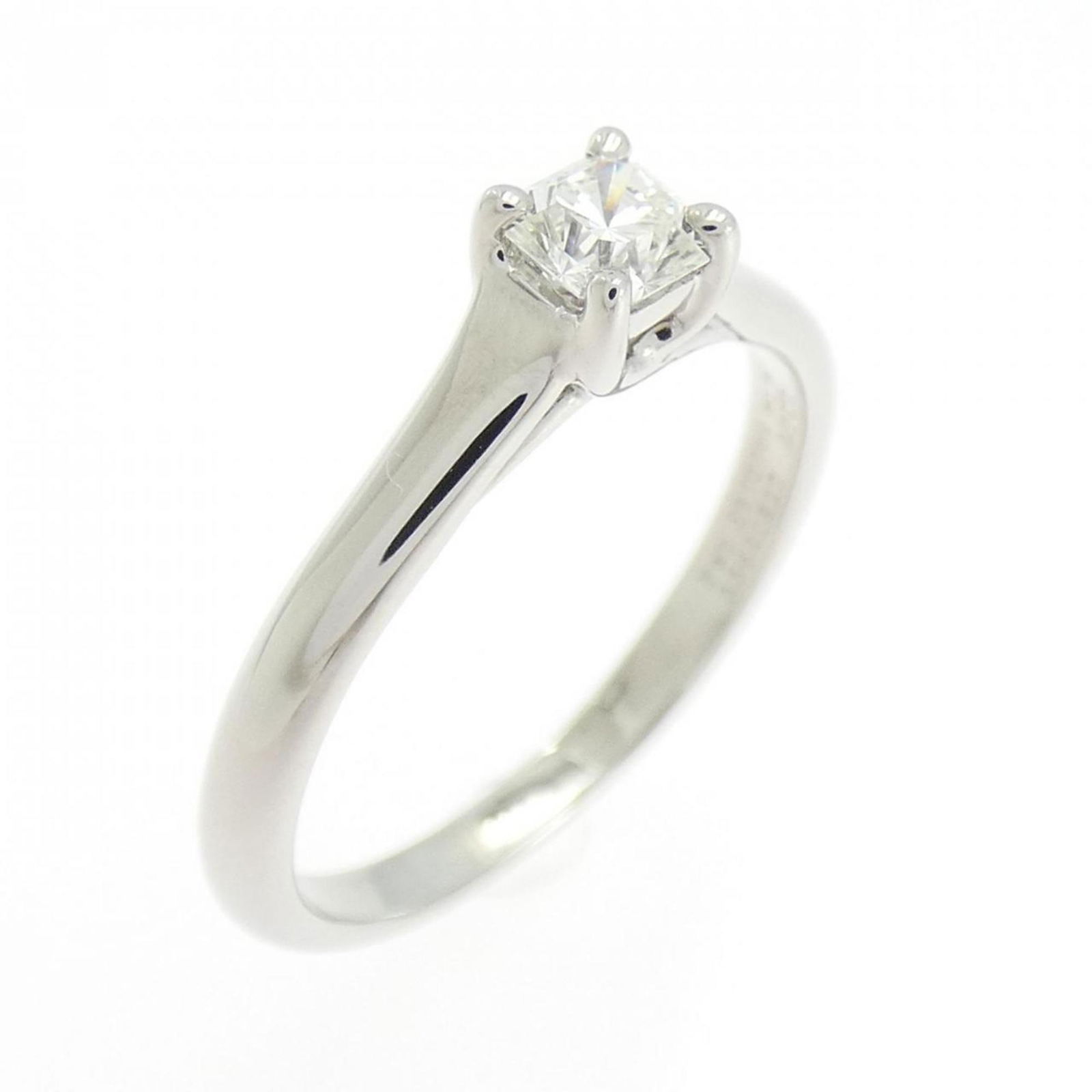 TIFFANY LUCIDA RING: TIFFANY Lucida Ring Brand: Tiffany Type: Band ring Material: Platinum 950 Color: Platinum Size: 5.5 US Accessories: None Accessories Notice: When purchasing pre-owned goods, please refer t