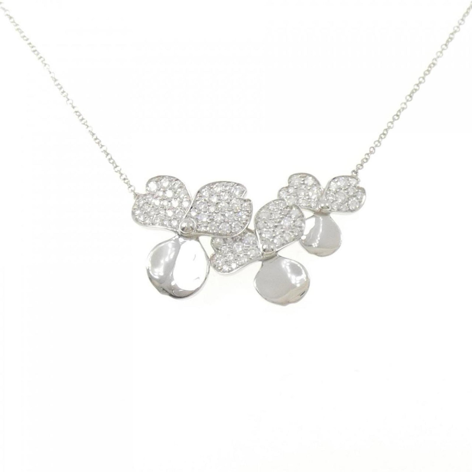 TIFFANY PAPER FLOWER CLUSTER NECKLACE: TIFFANY Paper Flower Cluster Necklace Brand: Tiffany Type: Necklace Material: Platinum 950 Color: Platinum Size: Neck Circumference 41 cm / 16.14'' Pendant Size 18.8mm x 31.9mm / 0.74'' x