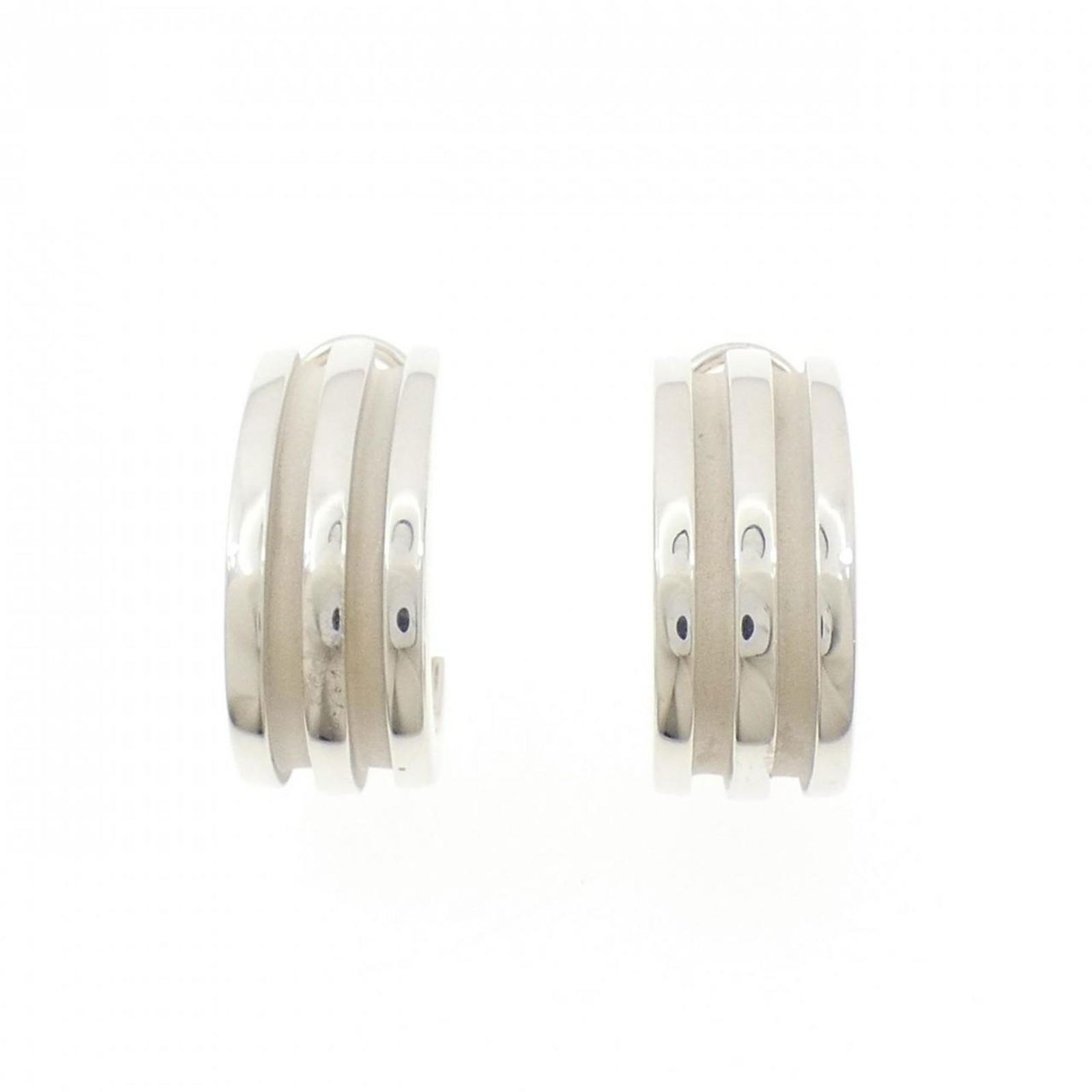TIFFANY ATLAS EARRINGS: TIFFANY Atlas earrings Brand: Tiffany Type: Stud earrings Material: Silver 925 Color: Silver Size: (HxWxD) 24.00mm x 9.90mm / 0.94'' x 0.39'' Accessories: None Accessories Notice: When pur