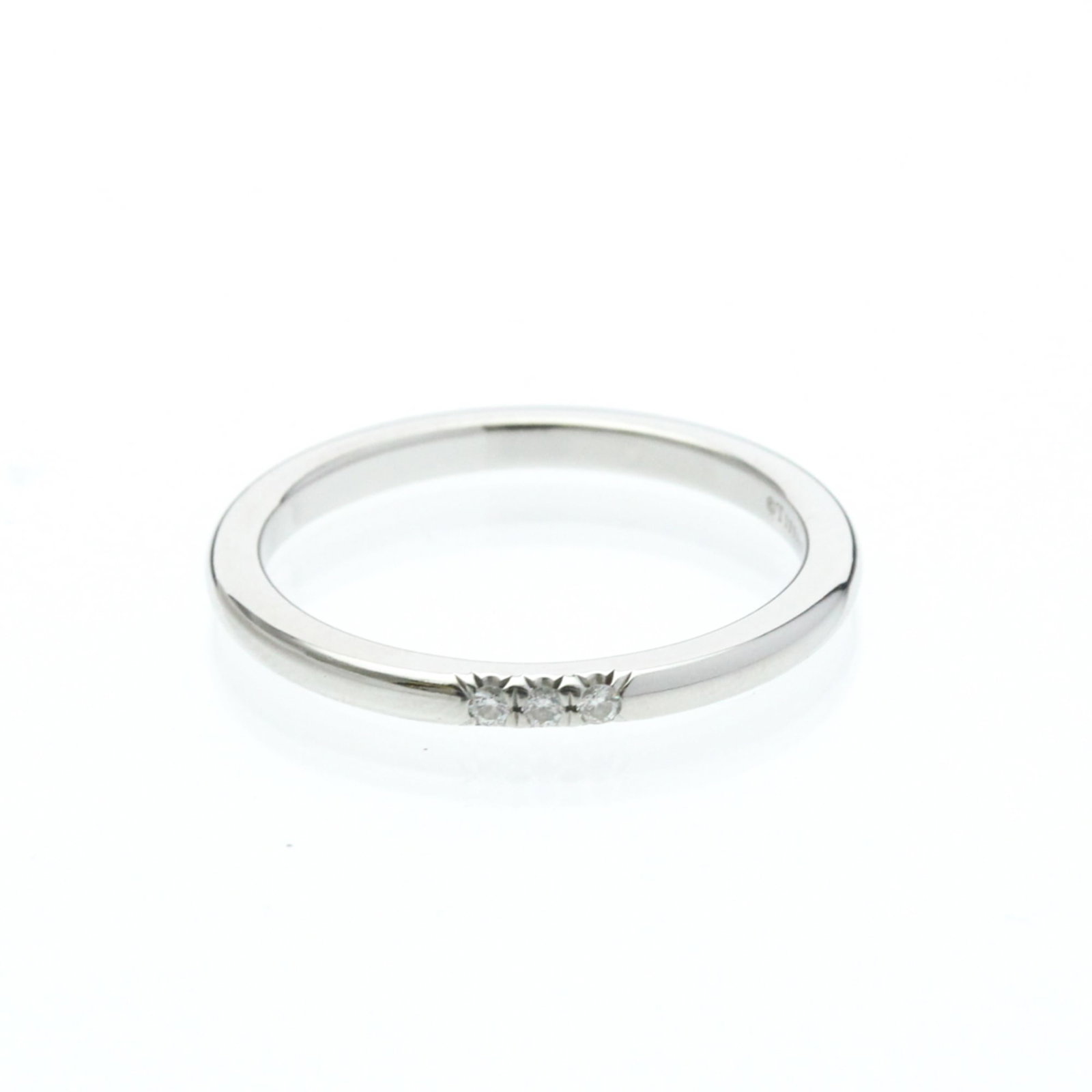 TIFFANY FOREVER RING 3P DIAMOND PLATINUM: TIFFANY Forever Ring 3P Diamond Platinum Brand: Tiffany Type: Band ring Material: Platinum Color: silver Size: 6 US Accessories: None Accessories Notice: When purchasing pre-owned goods,